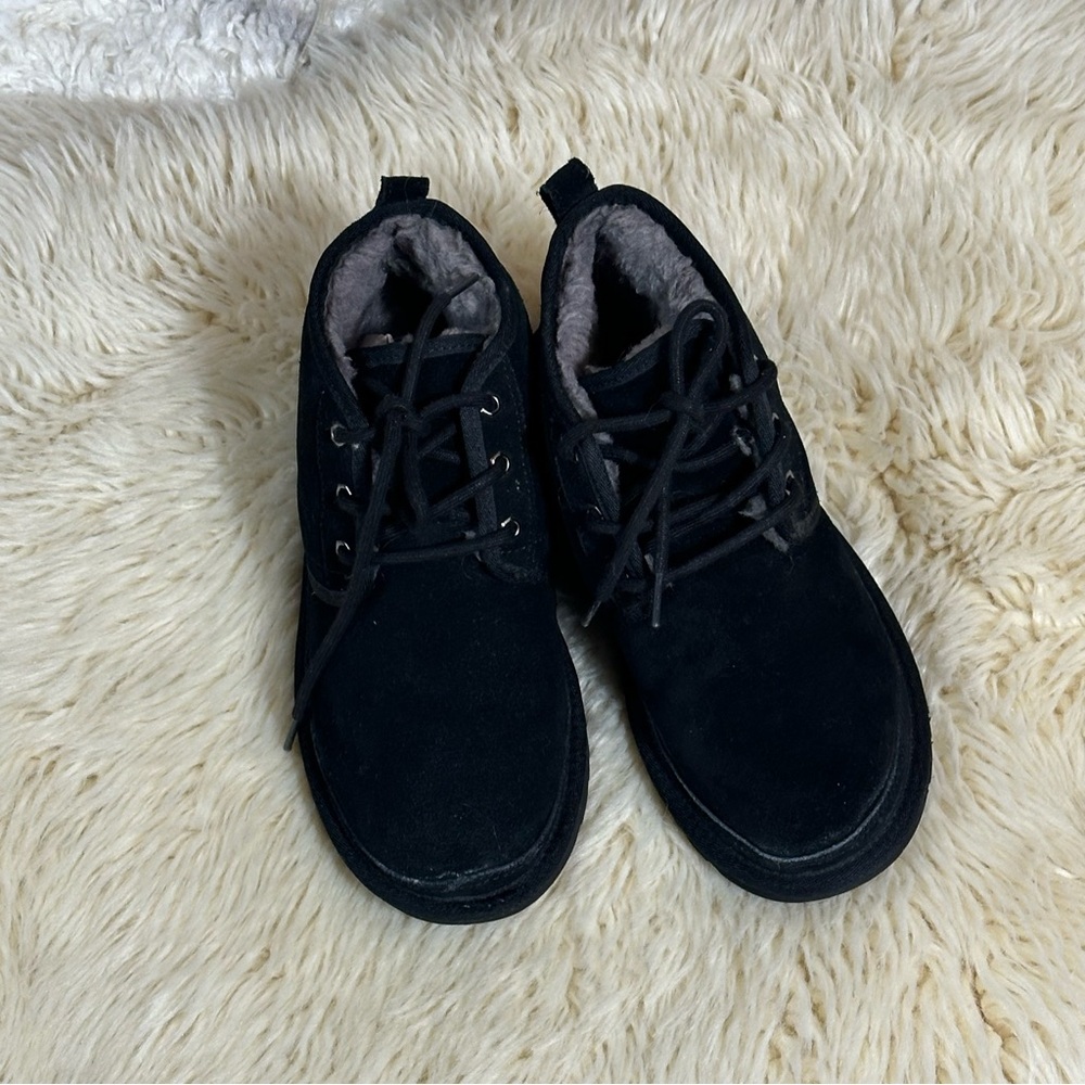 UGG® Neumel for Men |
Lace-Up Casual Shoes - Picture 2 of 10